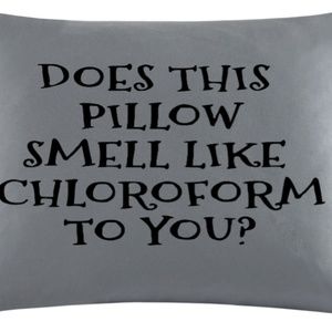 Travel Pillow Does this pillow smell like chloro